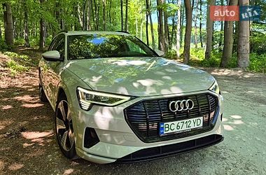 Audi e-tron  2022
