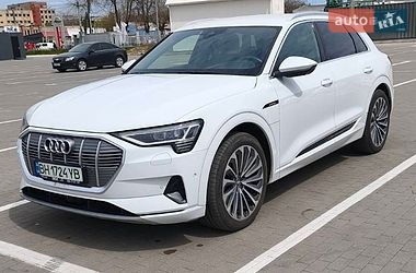 Audi e-tron  2019