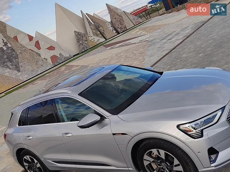Audi e-tron