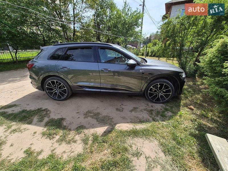 Позашляховик / Кросовер Audi e-tron 2019 в Миколаєві