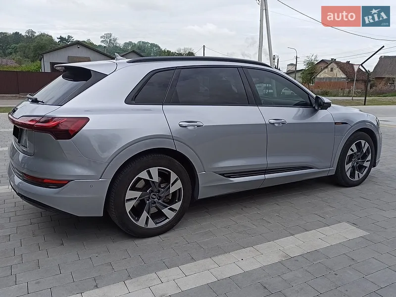 Audi e-tron