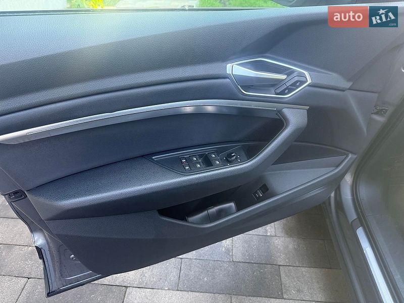 Позашляховик / Кросовер Audi e-tron 2020 в Чернігові