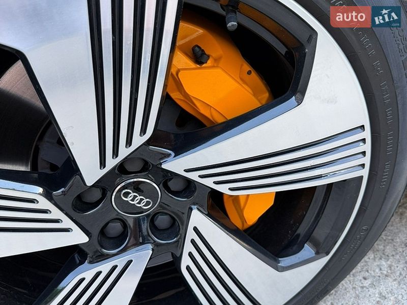Позашляховик / Кросовер Audi e-tron 2019 в Одесі