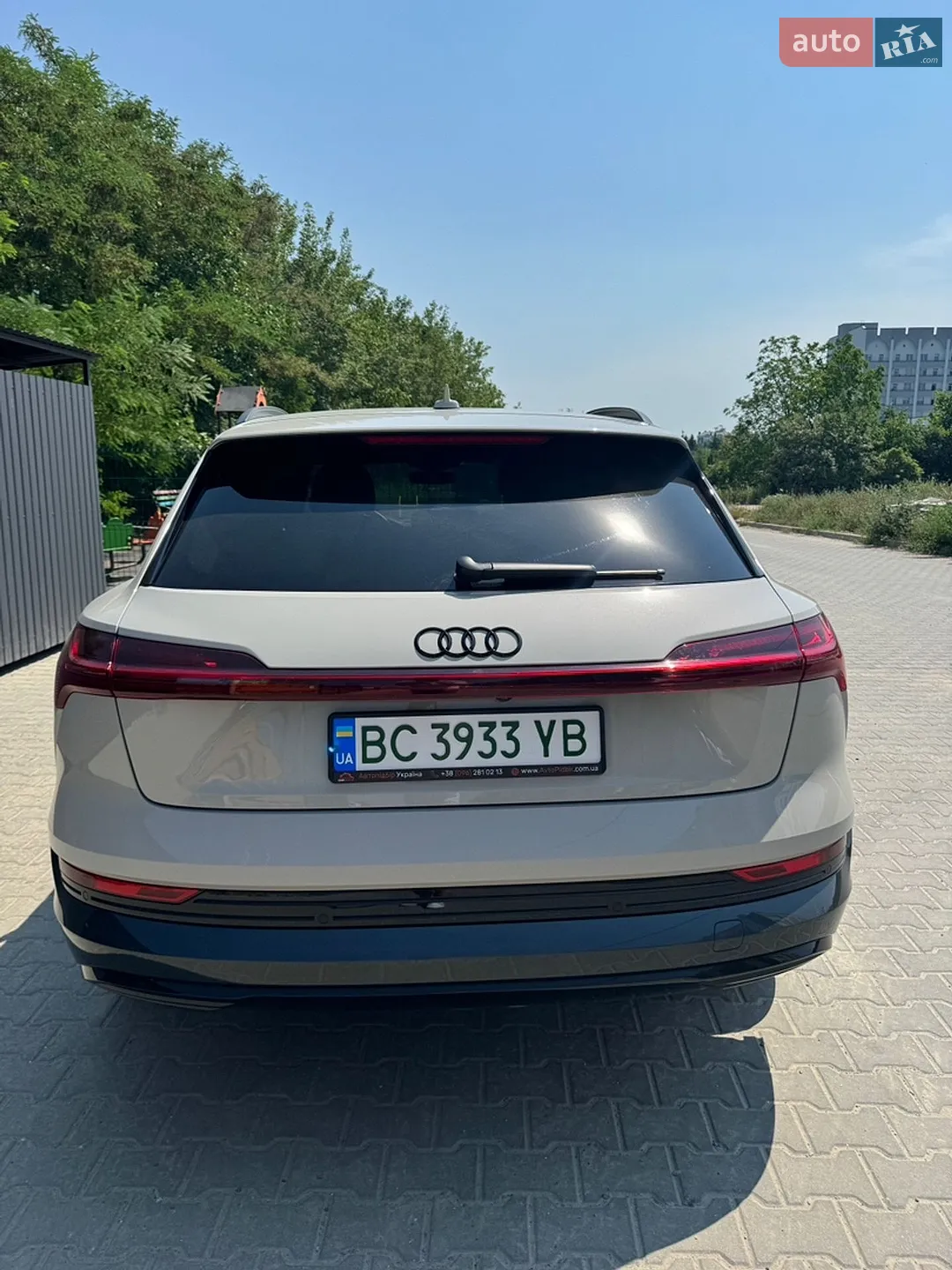 Audi e-tron 2022 VIN WAUZZZGE7NB031984 фото оголошення 7 з 24