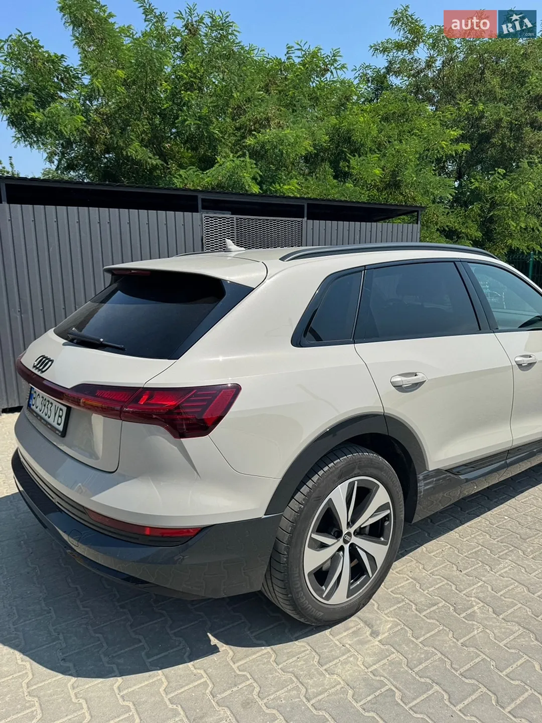 Audi e-tron 2022 VIN WAUZZZGE7NB031984 фото оголошення 5 з 24