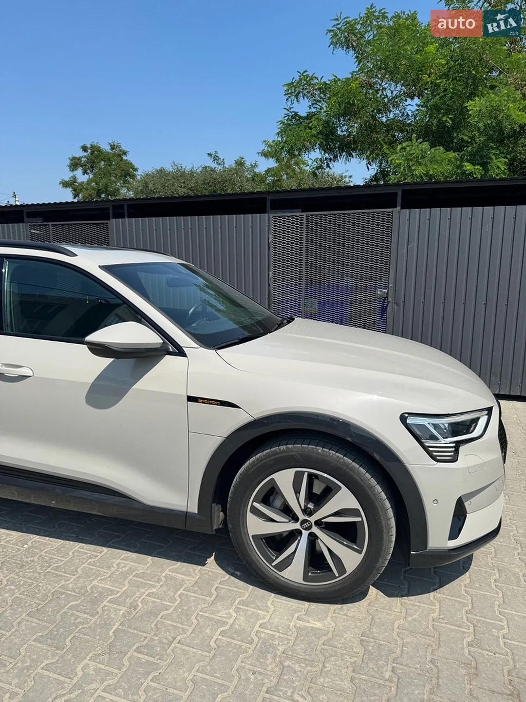 Audi e-tron 2022 VIN WAUZZZGE7NB031984 фото оголошення 3 з 24
