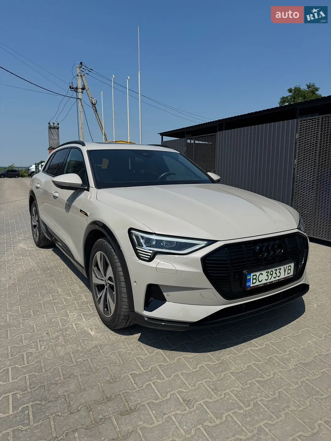 Audi e-tron 2022 VIN WAUZZZGE7NB031984 фото оголошення 2 з 24