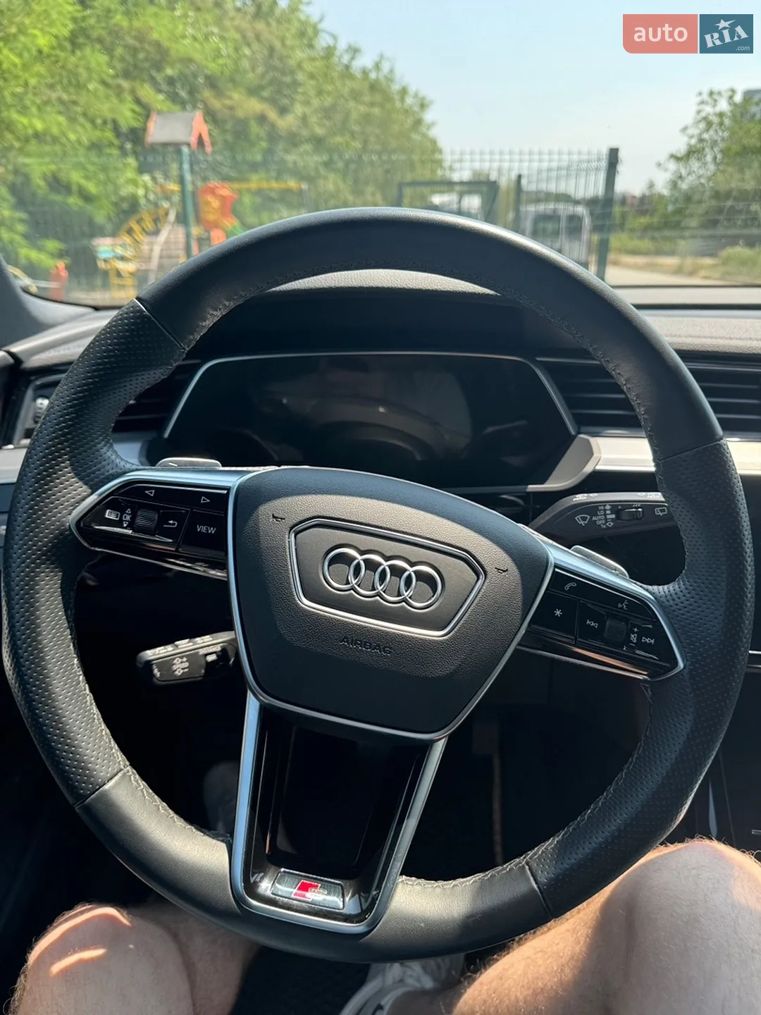 Audi e-tron 2022 VIN WAUZZZGE7NB031984 фото оголошення 13 з 24