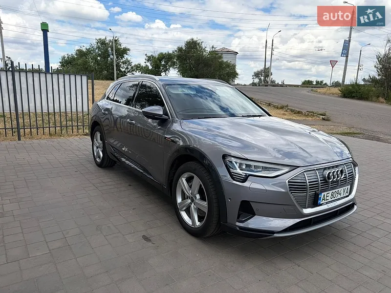 Audi e-tron