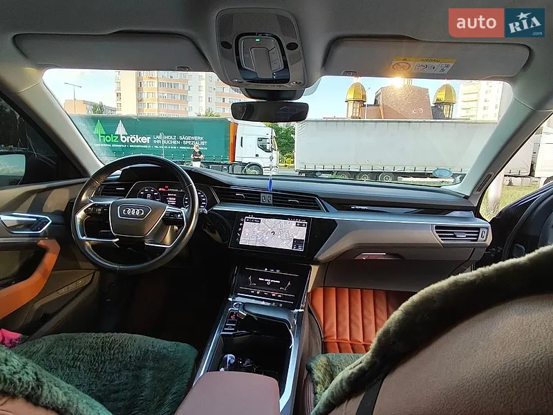 Audi e-tron