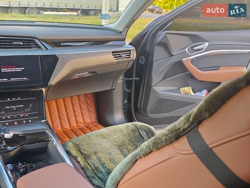Позашляховик / Кросовер Audi e-tron 2020 в Івано-Франківську