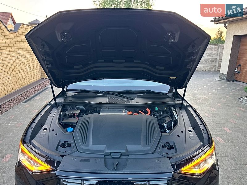 Внедорожник / Кроссовер Audi e-tron 2022 в Житомире