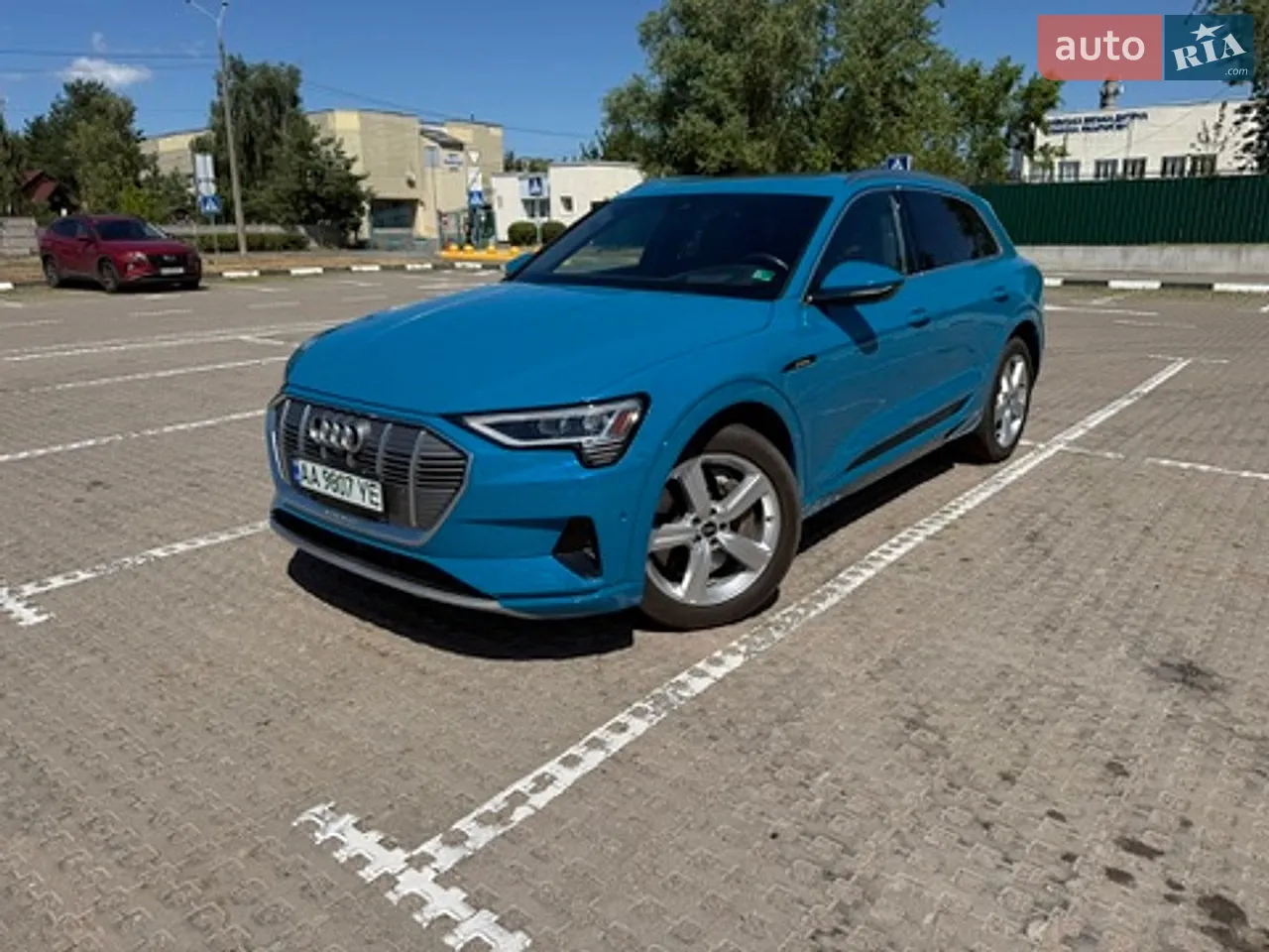 2019 Audi e-tron - мініатюра 2