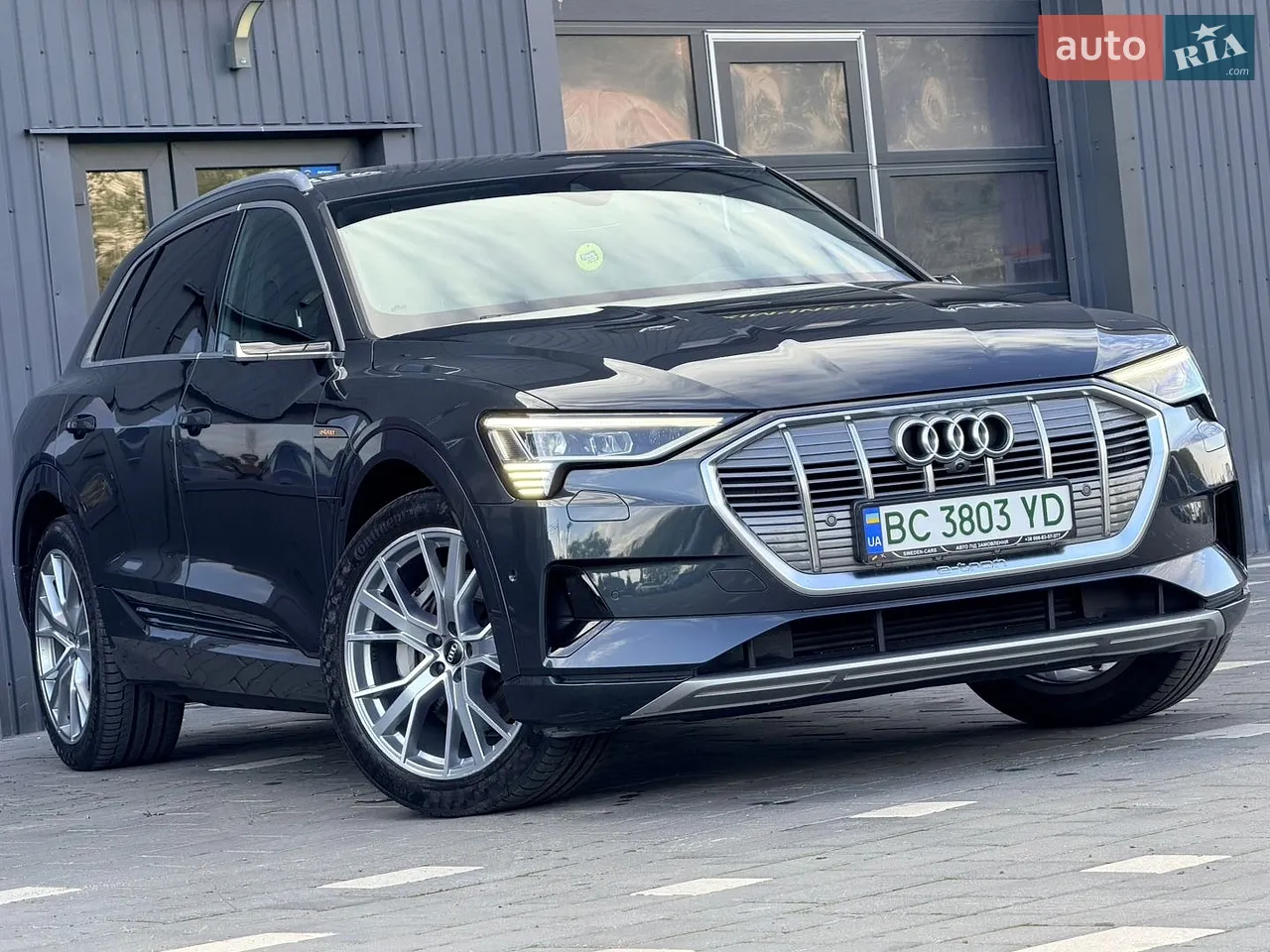 2020 Audi e-tron - мініатюра 2