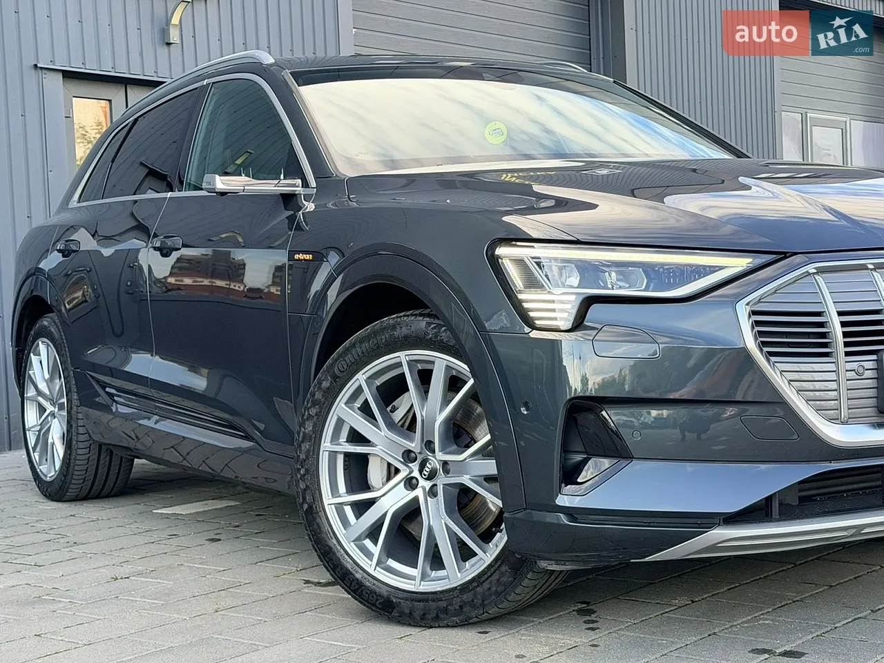 2020 Audi e-tron - мініатюра 3