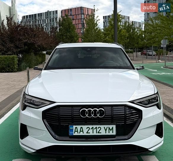 Audi e-tron 2019