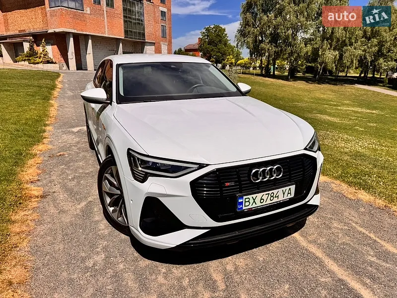 Audi e-tron 2022