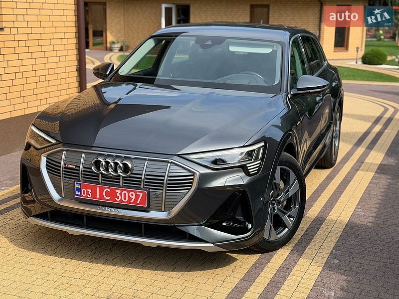 Внедорожник / Кроссовер Audi e-tron 2022 в Луцке