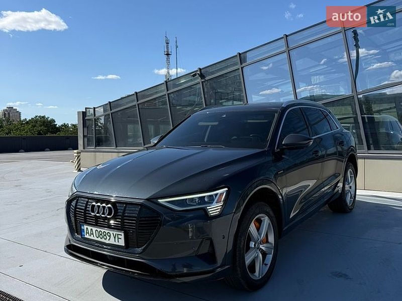 Внедорожник / Кроссовер Audi e-tron 2019 в Киеве