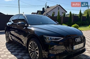 Audi e-tron  2020