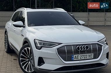 Audi e-tron  2019