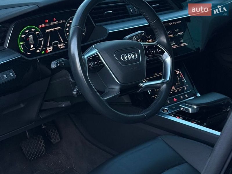Внедорожник / Кроссовер Audi e-tron 2021 в Киеве