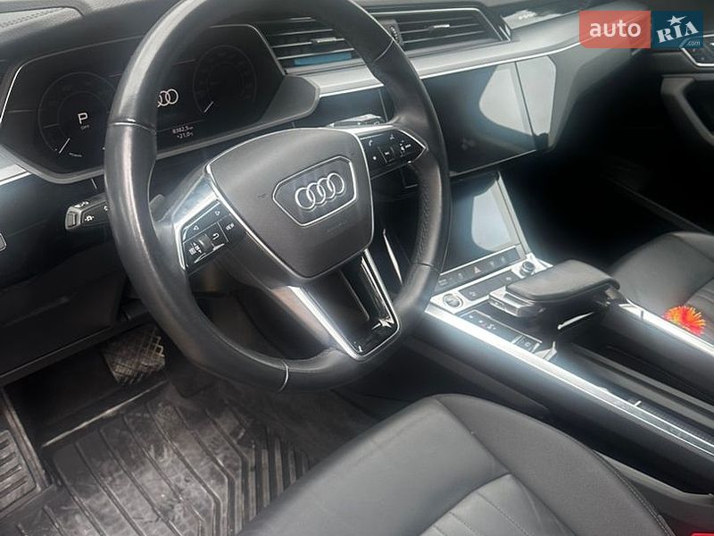 Внедорожник / Кроссовер Audi e-tron 2021 в Стрые