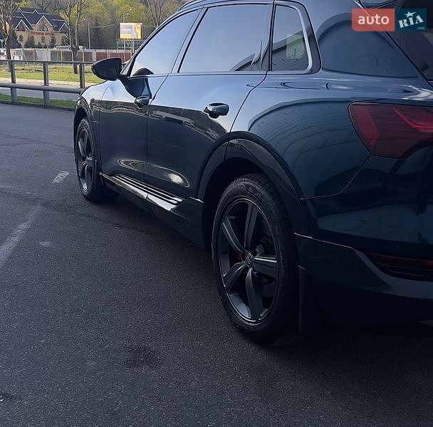 Позашляховик / Кросовер Audi e-tron 2019 в Києві