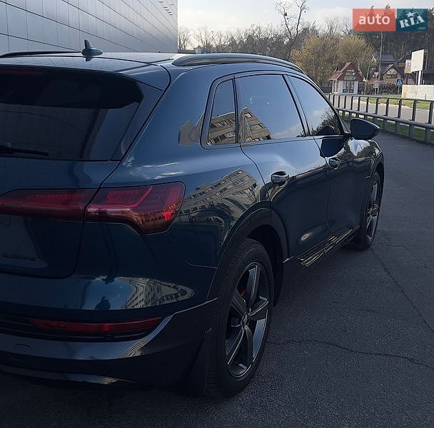 Позашляховик / Кросовер Audi e-tron 2019 в Києві