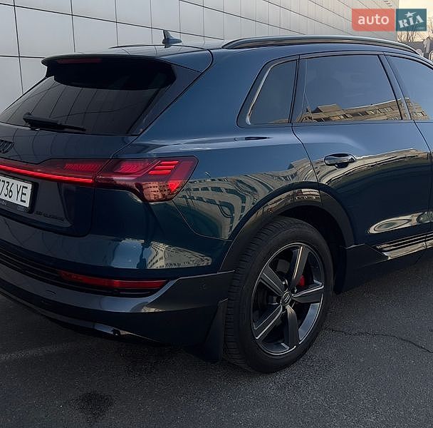Позашляховик / Кросовер Audi e-tron 2019 в Києві