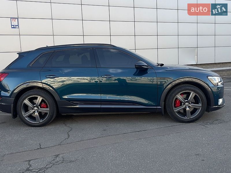 Позашляховик / Кросовер Audi e-tron 2019 в Києві