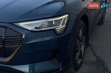 Позашляховик / Кросовер Audi e-tron 2019 в Києві
