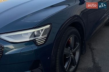 Позашляховик / Кросовер Audi e-tron 2019 в Києві