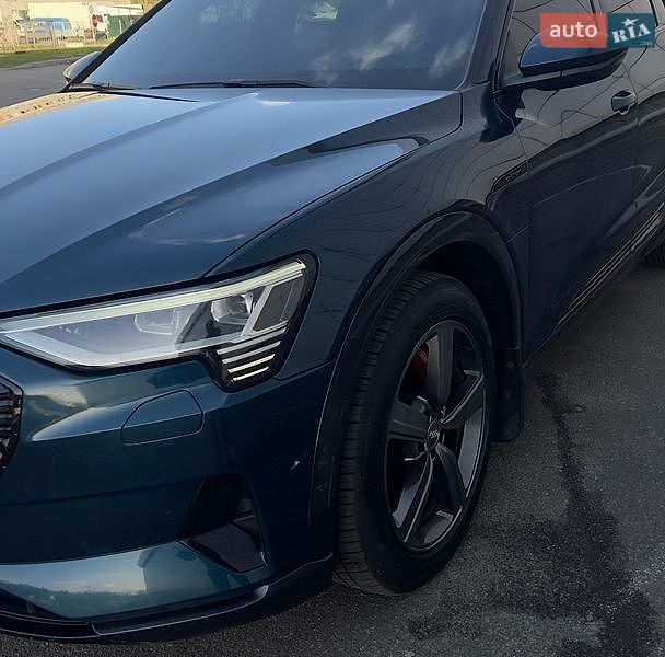Позашляховик / Кросовер Audi e-tron 2019 в Києві