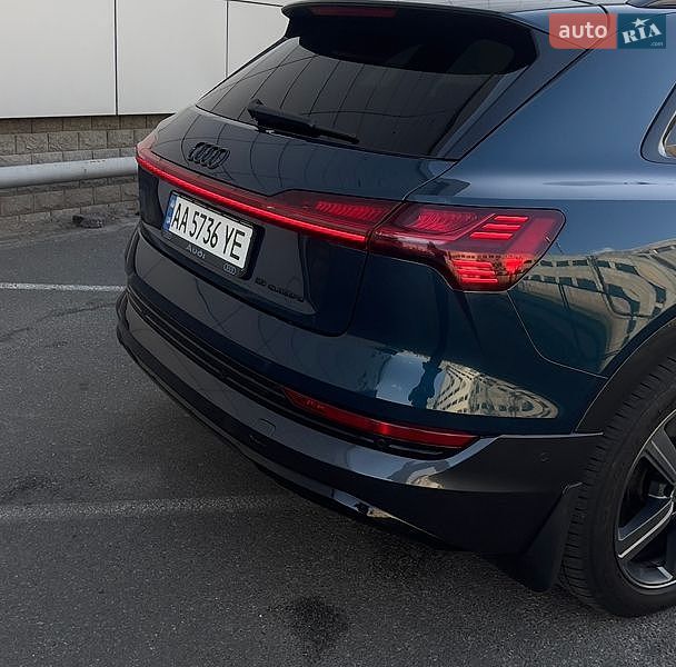 Позашляховик / Кросовер Audi e-tron 2019 в Києві