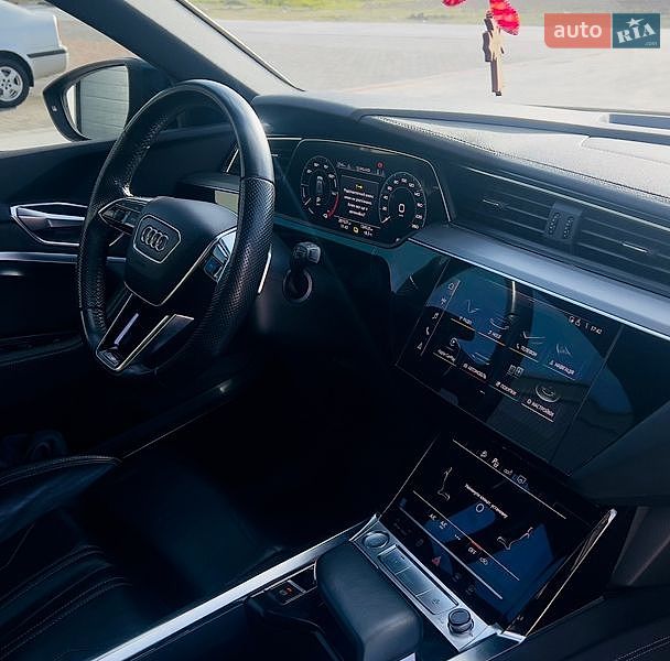 Позашляховик / Кросовер Audi e-tron 2019 в Києві