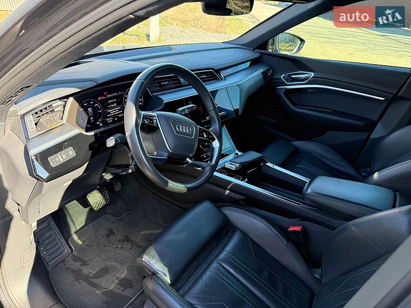 Внедорожник / Кроссовер Audi e-tron 2022 в Ужгороде