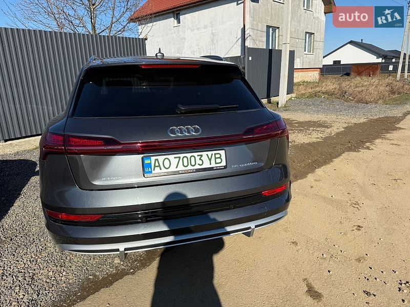 Внедорожник / Кроссовер Audi e-tron 2022 в Ужгороде