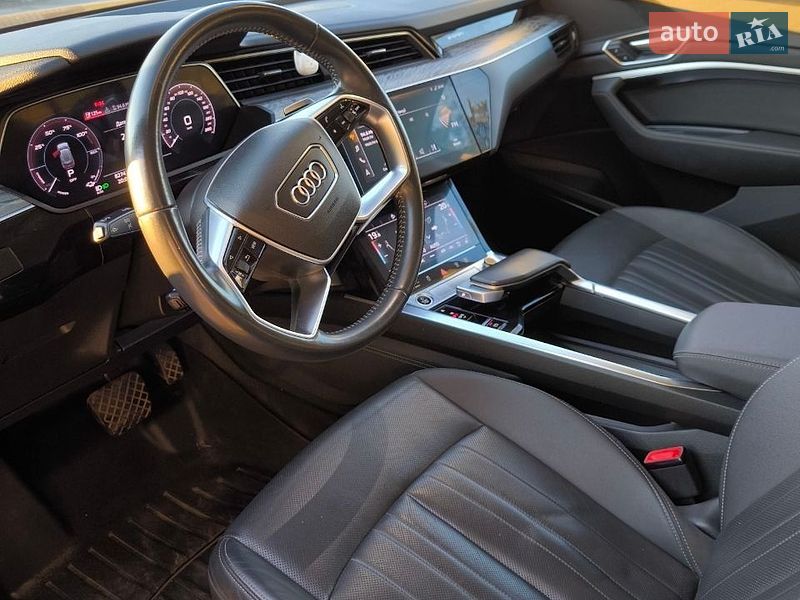 Внедорожник / Кроссовер Audi e-tron 2021 в Яворове