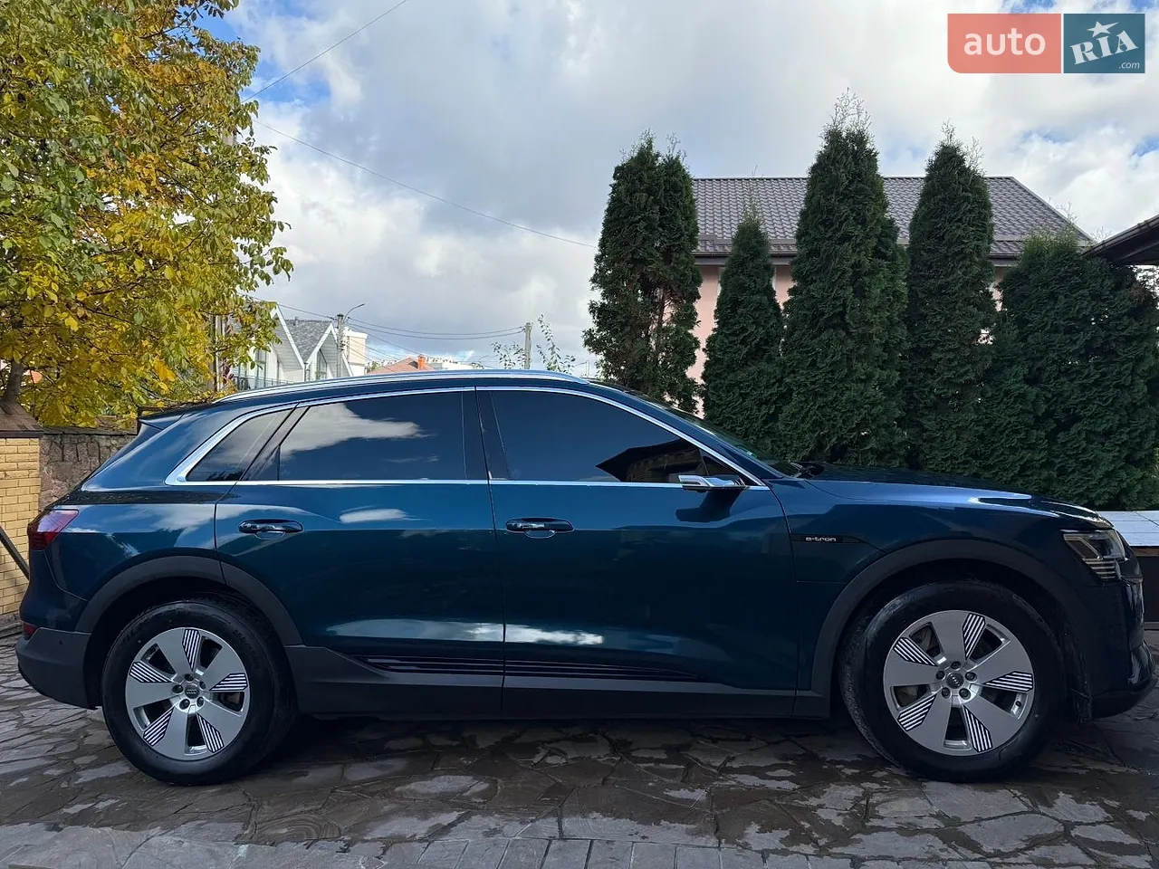 2019 Audi e-tron - мініатюра 2