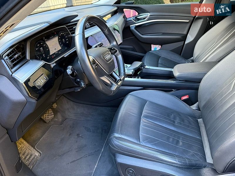 Внедорожник / Кроссовер Audi e-tron 2019 в Киеве фото 8 Внедорожник / Кроссовер Audi e-tron 2019 в Киеве
