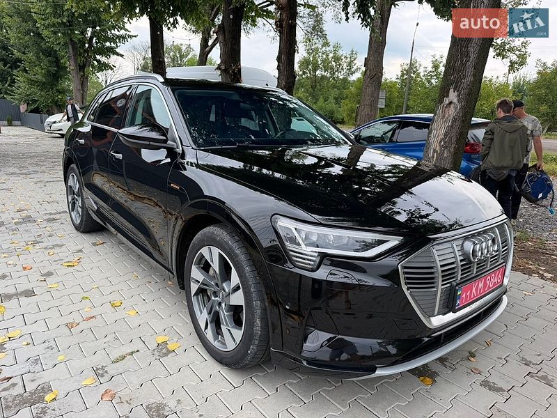 Позашляховик / Кросовер Audi e-tron 2019 в Чернівцях