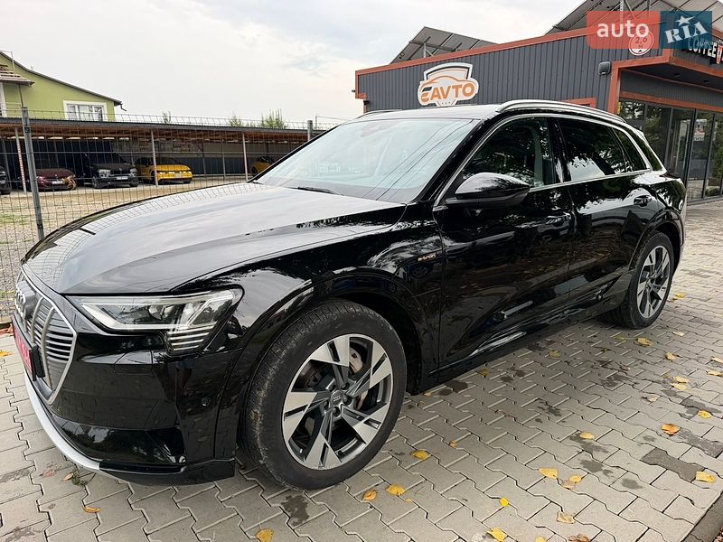 Позашляховик / Кросовер Audi e-tron 2019 в Чернівцях