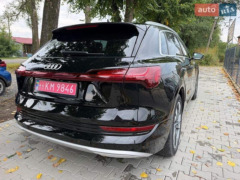 Позашляховик / Кросовер Audi e-tron 2019 в Чернівцях