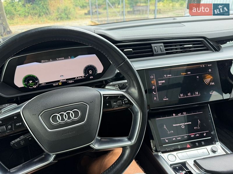 Позашляховик / Кросовер Audi e-tron 2019 в Чернівцях