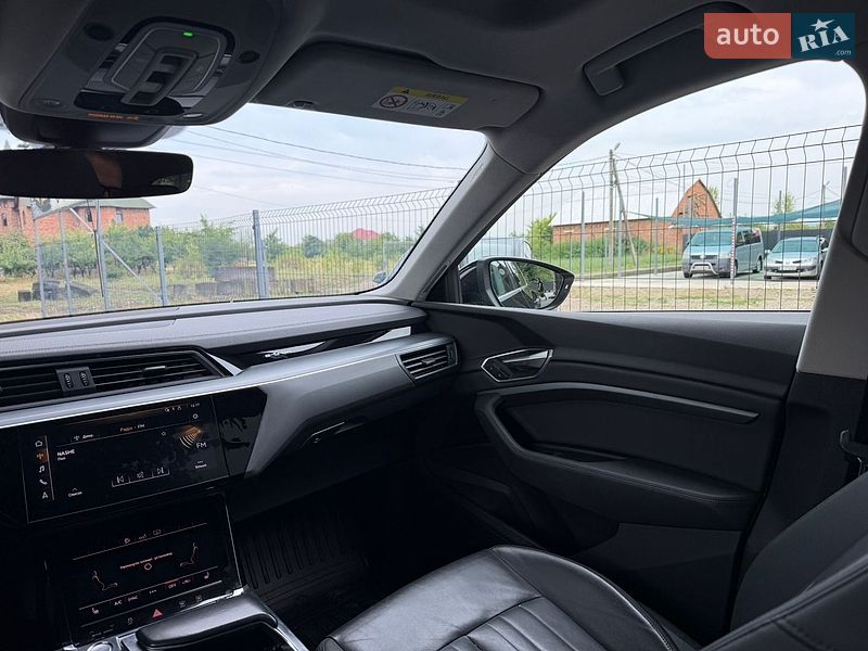 Позашляховик / Кросовер Audi e-tron 2019 в Чернівцях