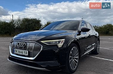Позашляховик / Кросовер Audi e-tron 2019 в Рівному