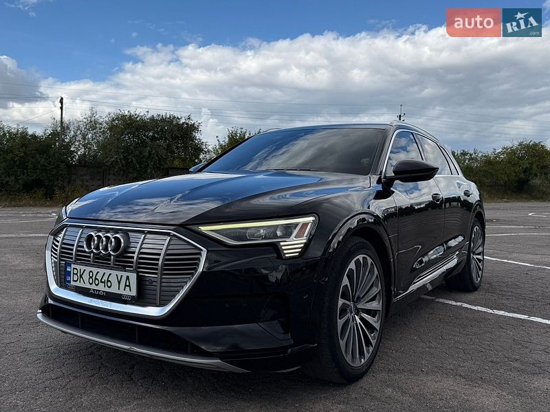 Позашляховик / Кросовер Audi e-tron 2019 в Рівному