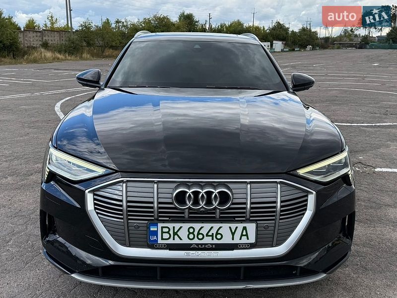 Позашляховик / Кросовер Audi e-tron 2019 в Рівному