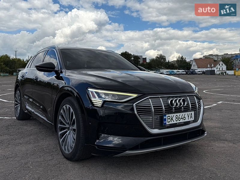 Позашляховик / Кросовер Audi e-tron 2019 в Рівному